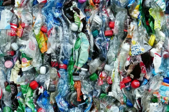 Ny sortering av plast på gjenvinningsstasjonen